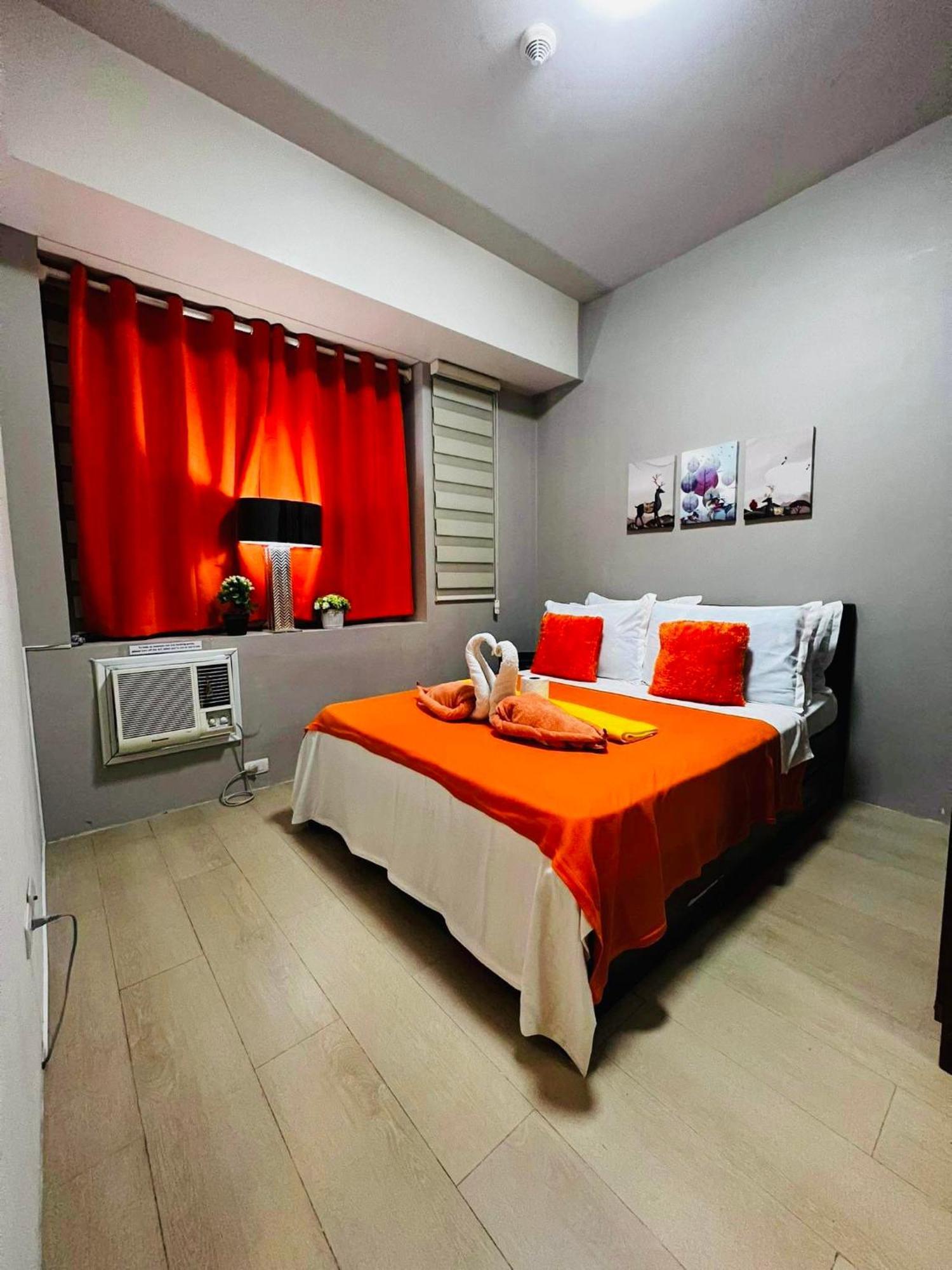 One Palm Tree Villas Condominium - Studio 10O With Balcony - Across Terminal 3 Airport Манила Екстериор снимка