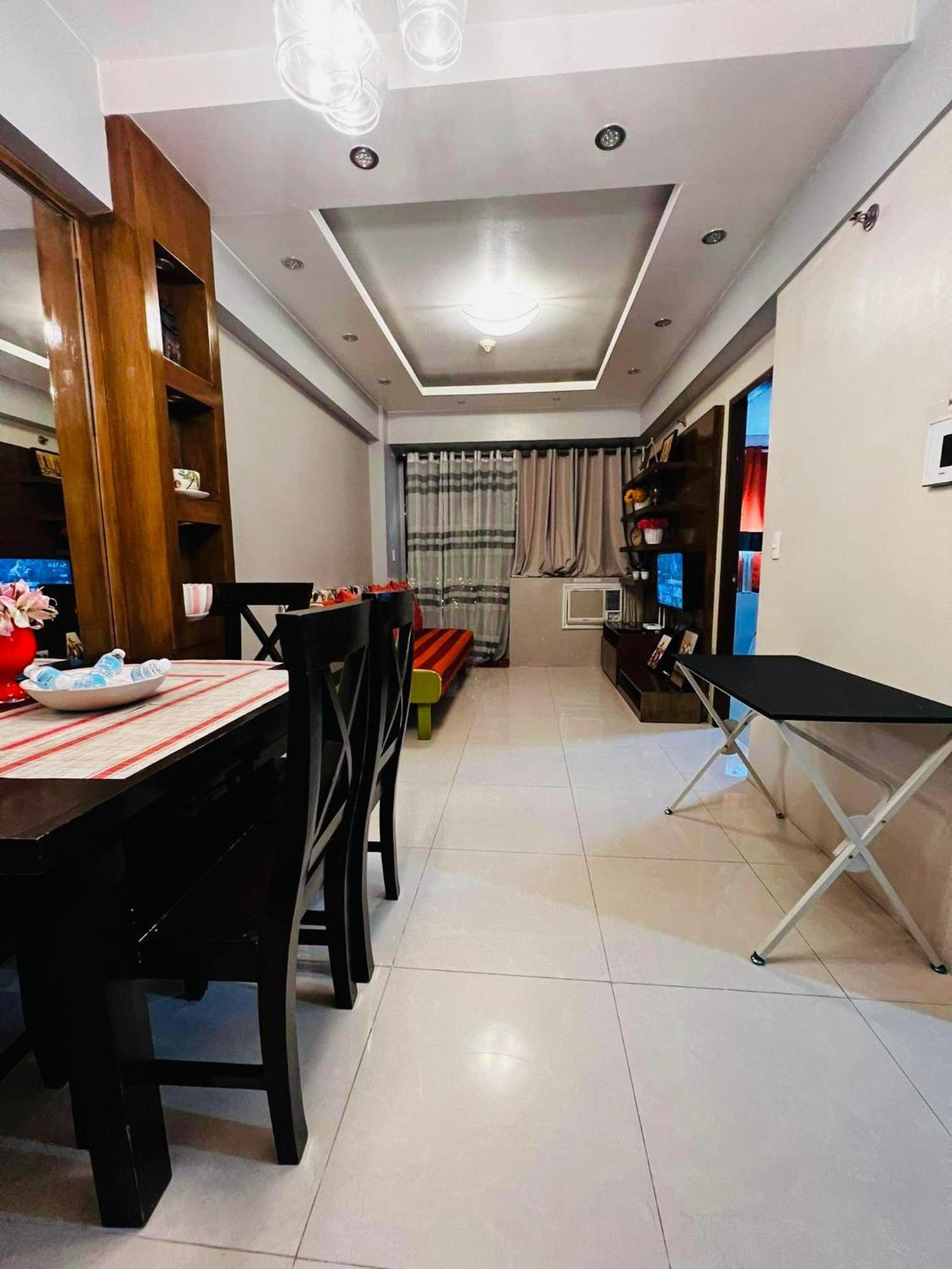 One Palm Tree Villas Condominium - Studio 10O With Balcony - Across Terminal 3 Airport Манила Екстериор снимка