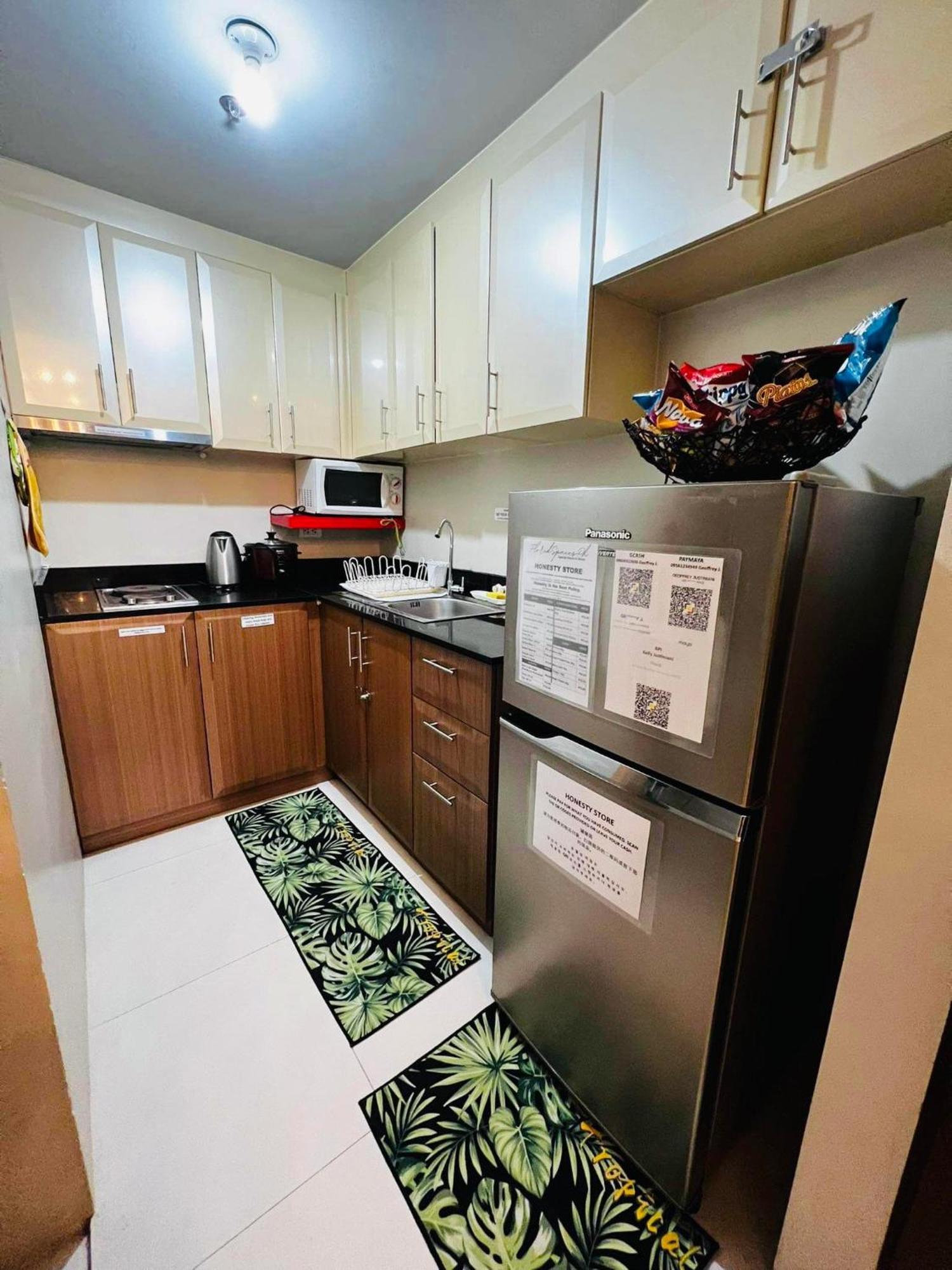 One Palm Tree Villas Condominium - Studio 10O With Balcony - Across Terminal 3 Airport Манила Екстериор снимка
