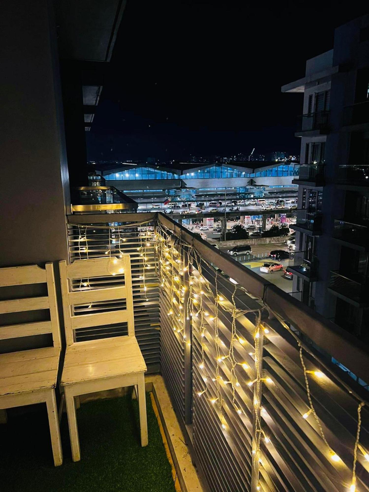 One Palm Tree Villas Condominium - Studio 10O With Balcony - Across Terminal 3 Airport Манила Екстериор снимка