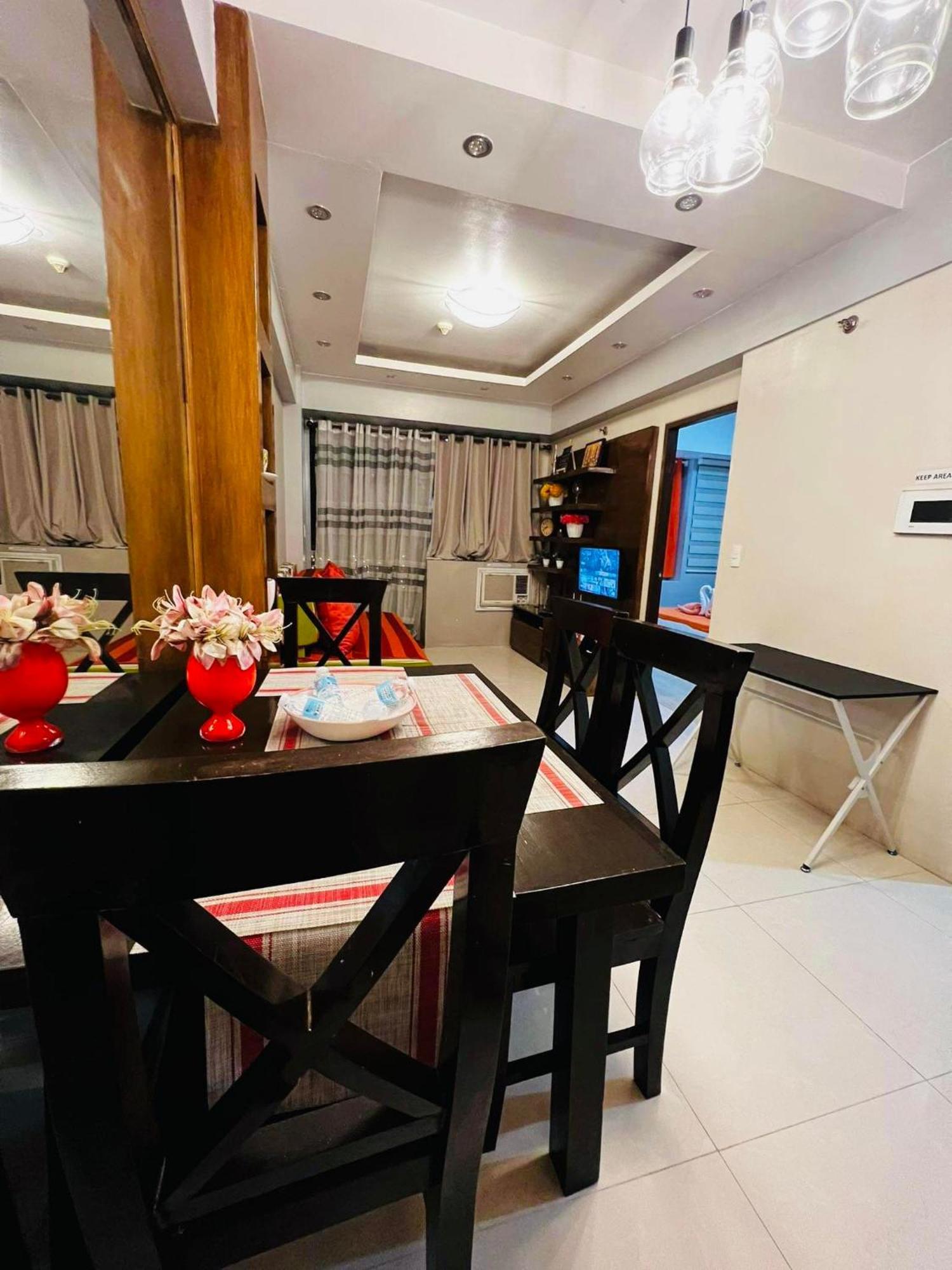 One Palm Tree Villas Condominium - Studio 10O With Balcony - Across Terminal 3 Airport Манила Екстериор снимка